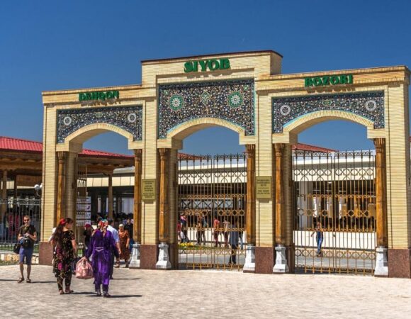 Siyob Bozori – Samarqandning Eng Qadimiy va Rangli Bozorlaridan Biri