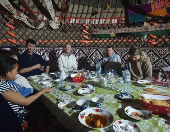 Camping in Uzbekistan Food Guide – Best Spots and Local Cuisine