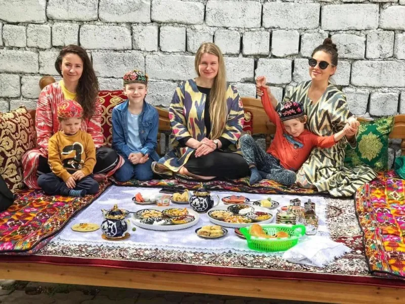 Eat & Explore UZ with group