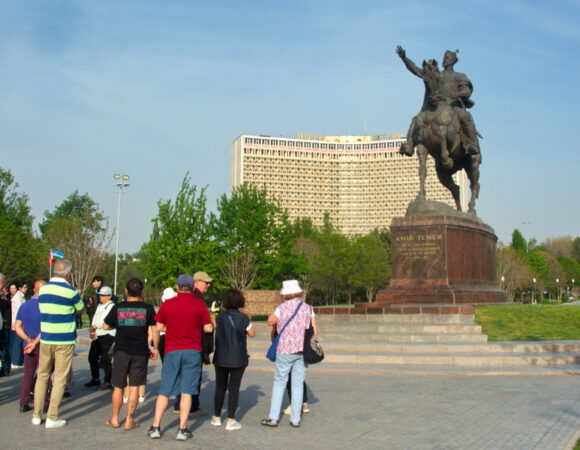 Group Uzbekistan Itinerary 2025 – Best Routes, Cities & Tips